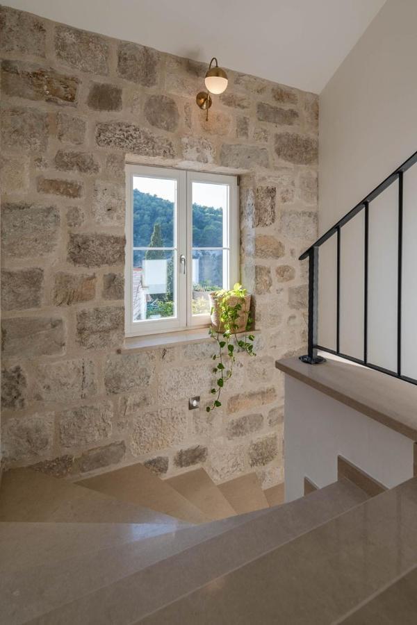 New Villa Ani! Traditional And Luxurious 4-Bedroom Villa With Heated Pool And Sea Views Postira Buitenkant foto