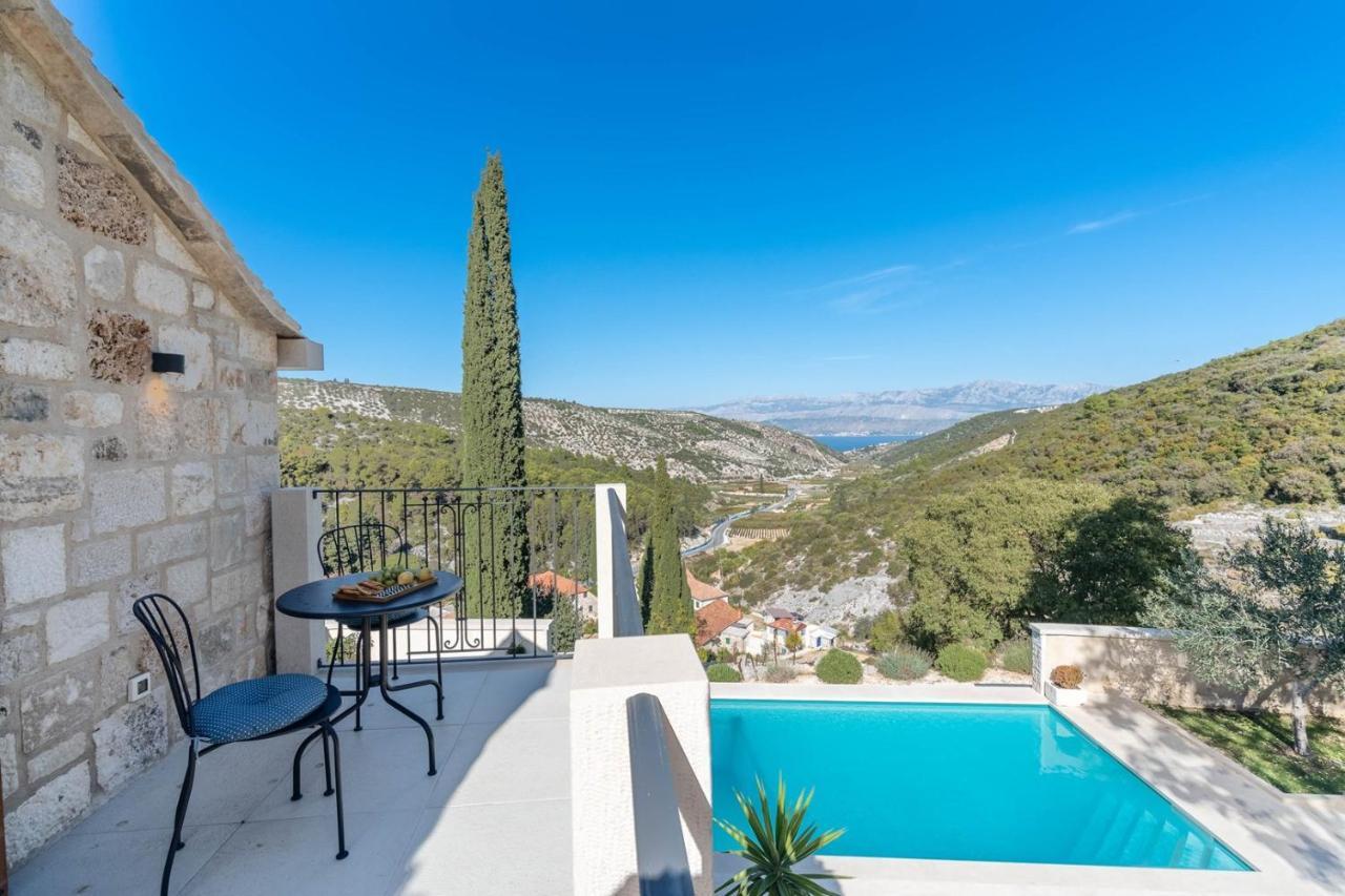New Villa Ani! Traditional And Luxurious 4-Bedroom Villa With Heated Pool And Sea Views Postira Buitenkant foto