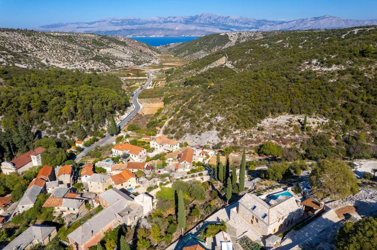 New Villa Ani! Traditional And Luxurious 4-Bedroom Villa With Heated Pool And Sea Views Postira Buitenkant foto